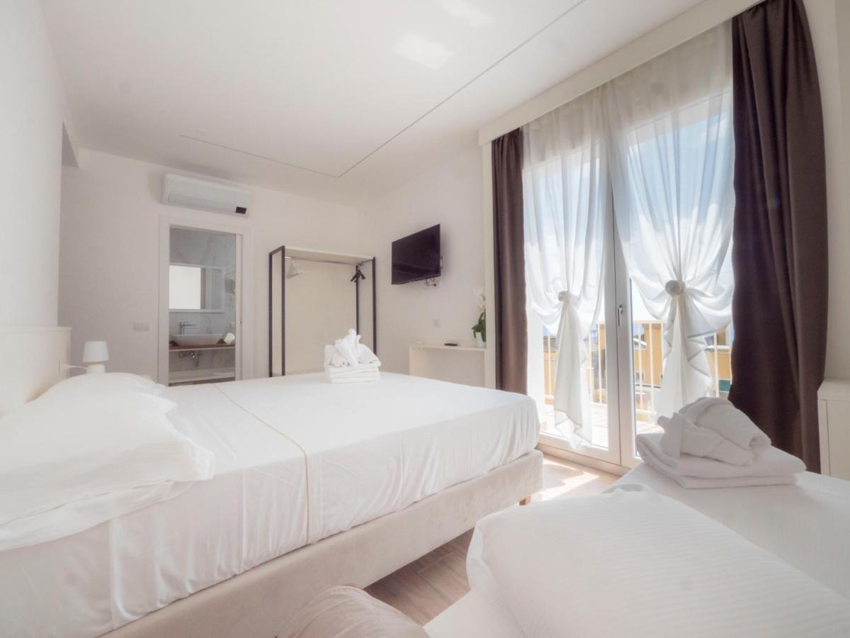 Hotel Continental ปิเอตราลิกูเร ภายนอก รูปภาพ
