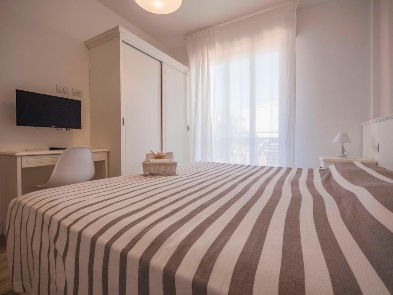 Hotel Continental ปิเอตราลิกูเร ภายนอก รูปภาพ